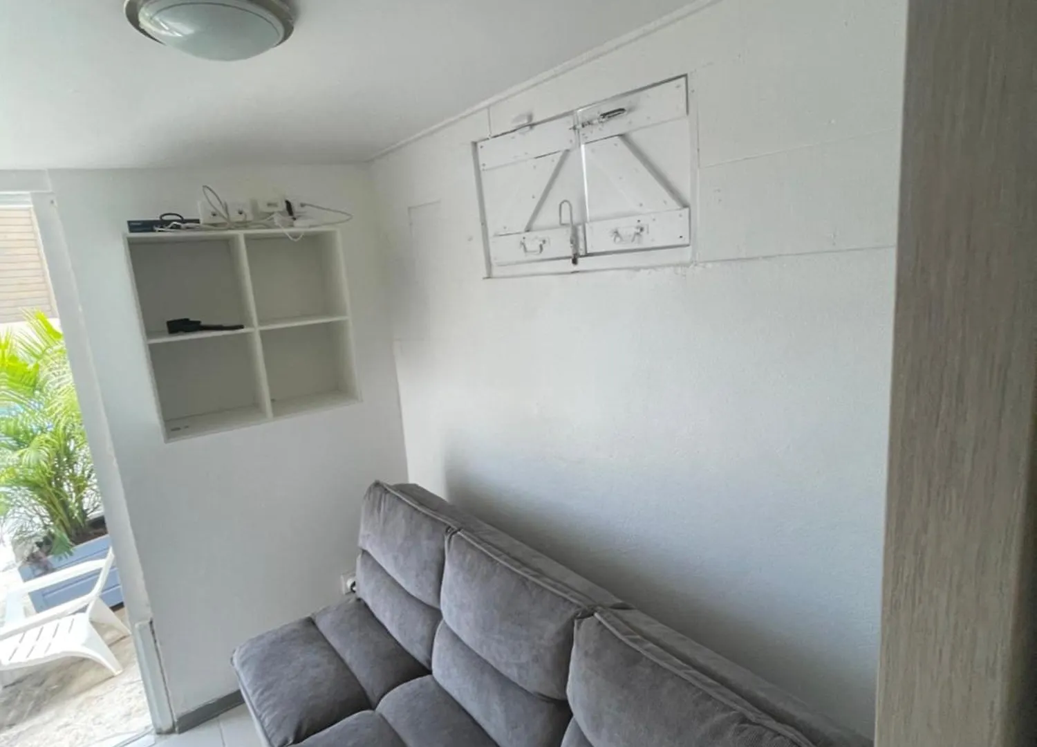Petit F2 Entierement Renove Equipe En Energie Solaire Et Citerne D Eau Apartment  Petit-Bourg