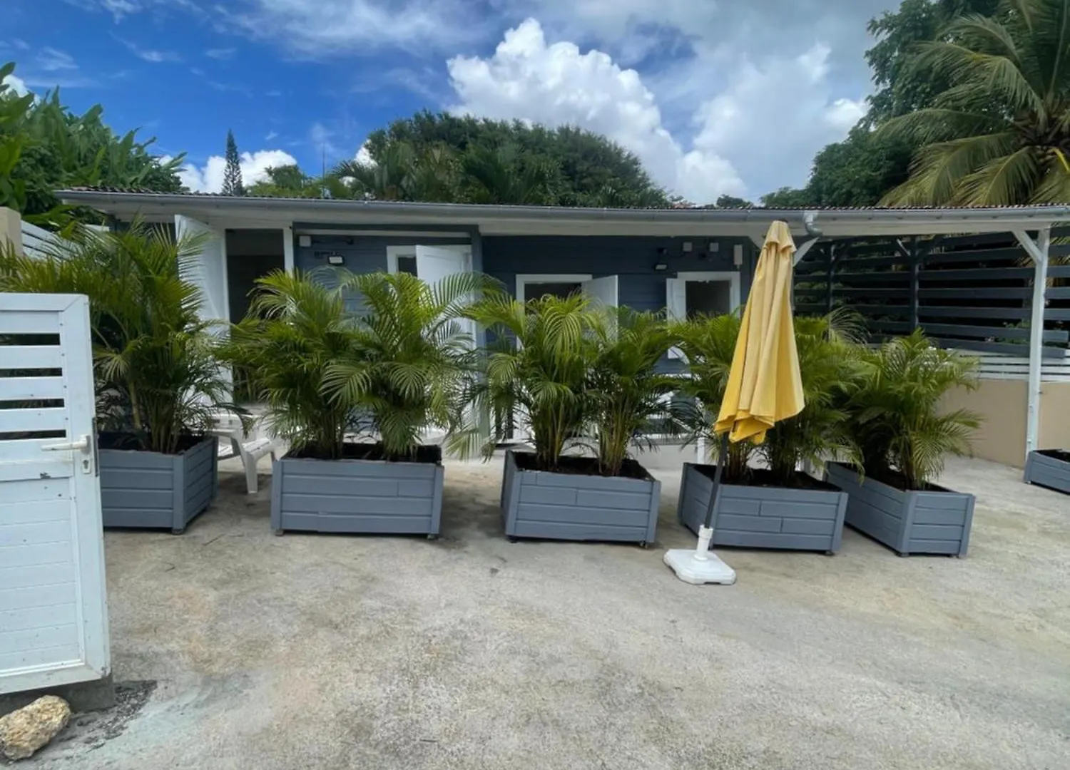 Petit F2 Entierement Renove Equipe En Energie Solaire Et Citerne D Eau Apartment Petit-Bourg