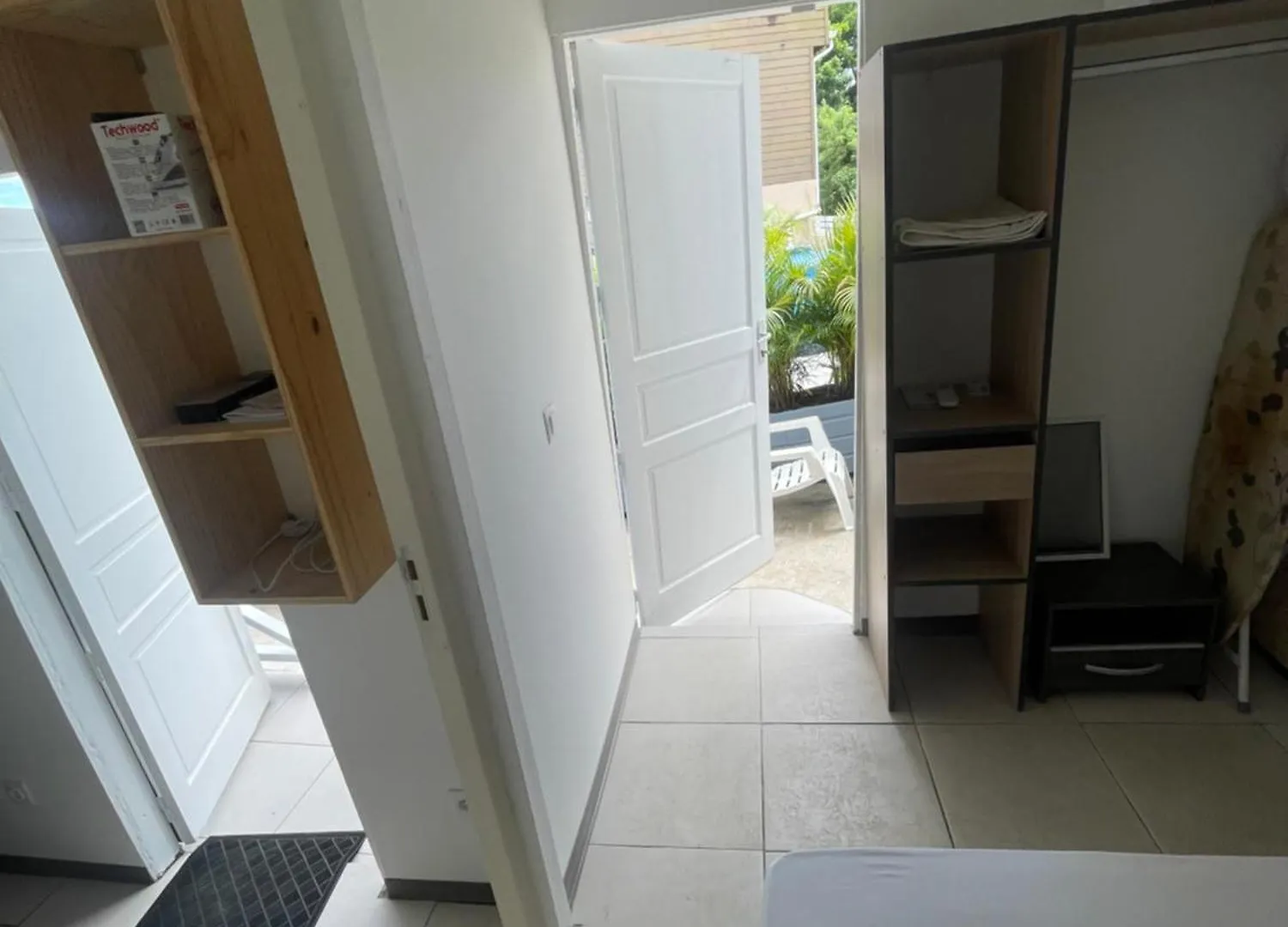 Petit F2 Entierement Renove Equipe En Energie Solaire Et Citerne D Eau Apartment 0*, Petit-Bourg
