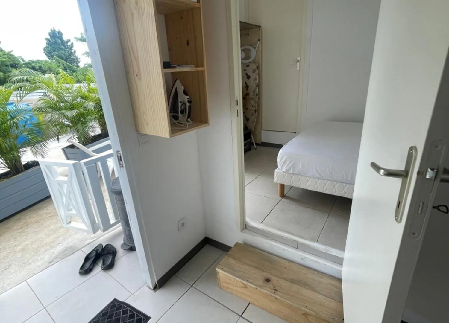 Petit F2 Entierement Renove Equipe En Energie Solaire Et Citerne D Eau Apartment Petit-Bourg