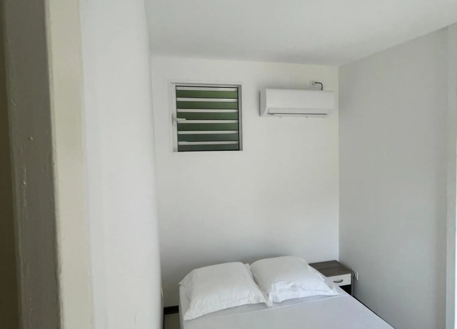 Petit F2 Entierement Renove Equipe En Energie Solaire Et Citerne D Eau Apartment Guadeloupe