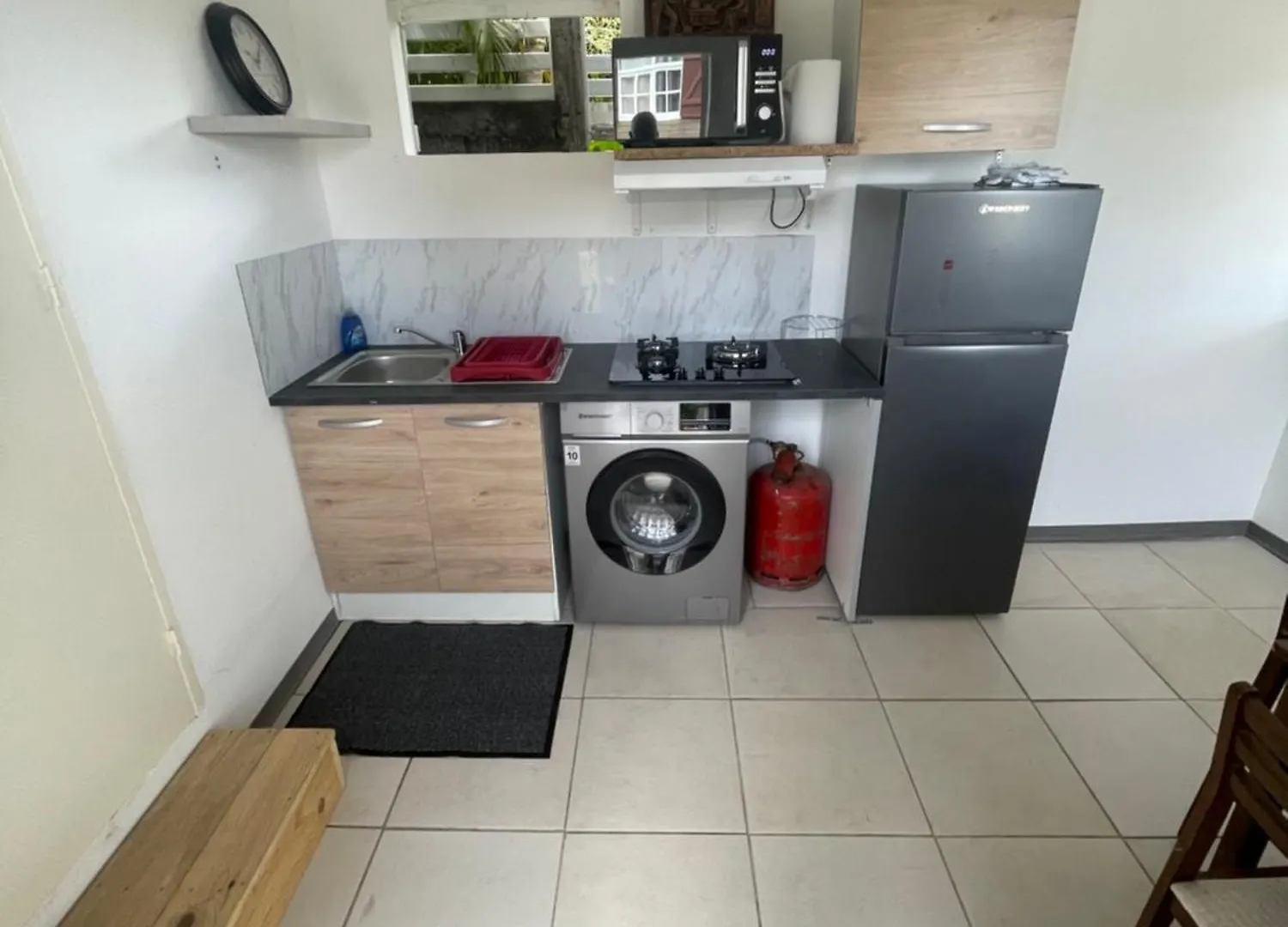 Petit F2 Entierement Renove Equipe En Energie Solaire Et Citerne D Eau Apartment 0*, Petit-Bourg