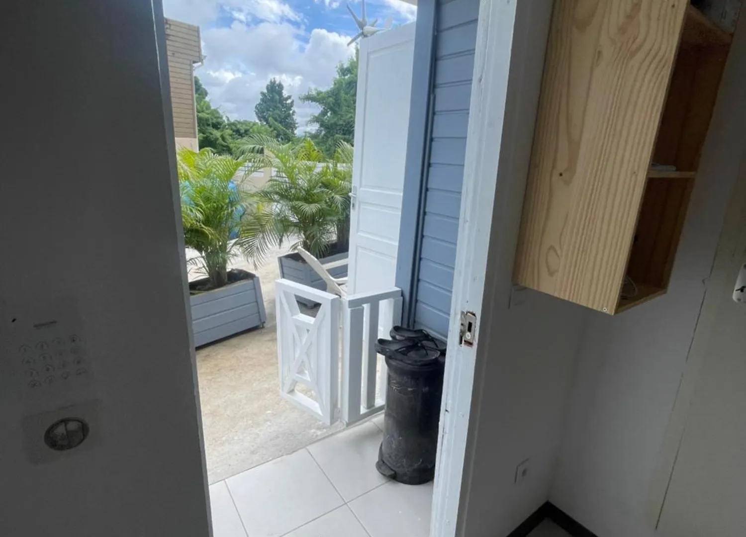 Petit F2 Entierement Renove Equipe En Energie Solaire Et Citerne D Eau Apartment