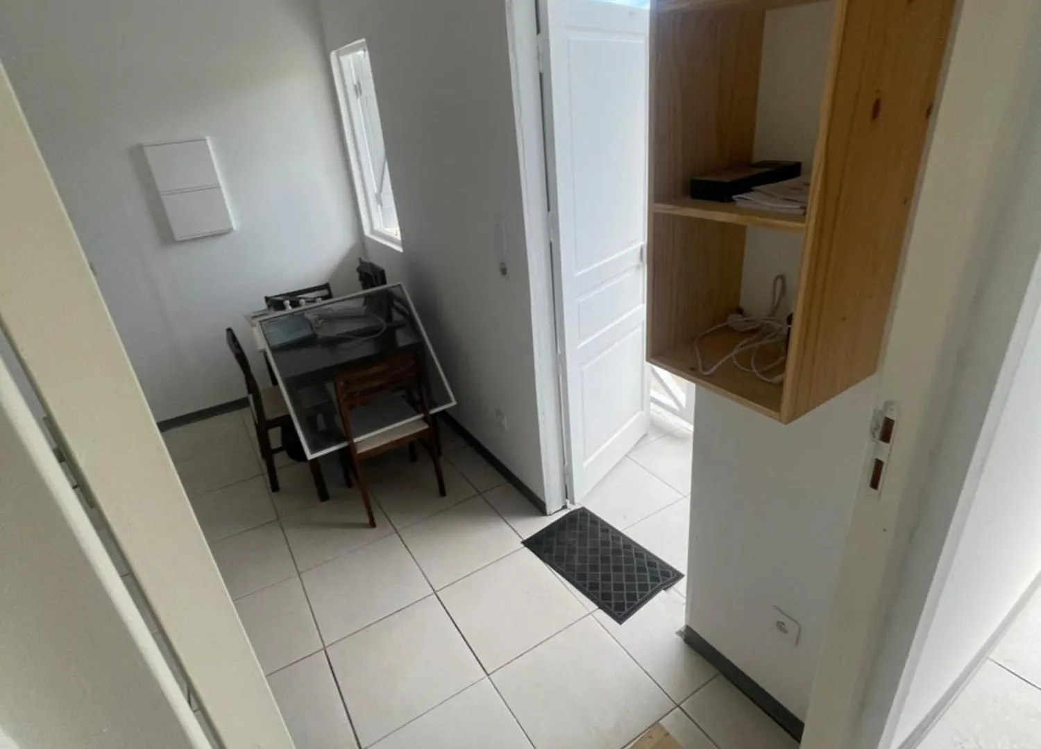 Petit F2 Entierement Renove Equipe En Energie Solaire Et Citerne D Eau Apartment