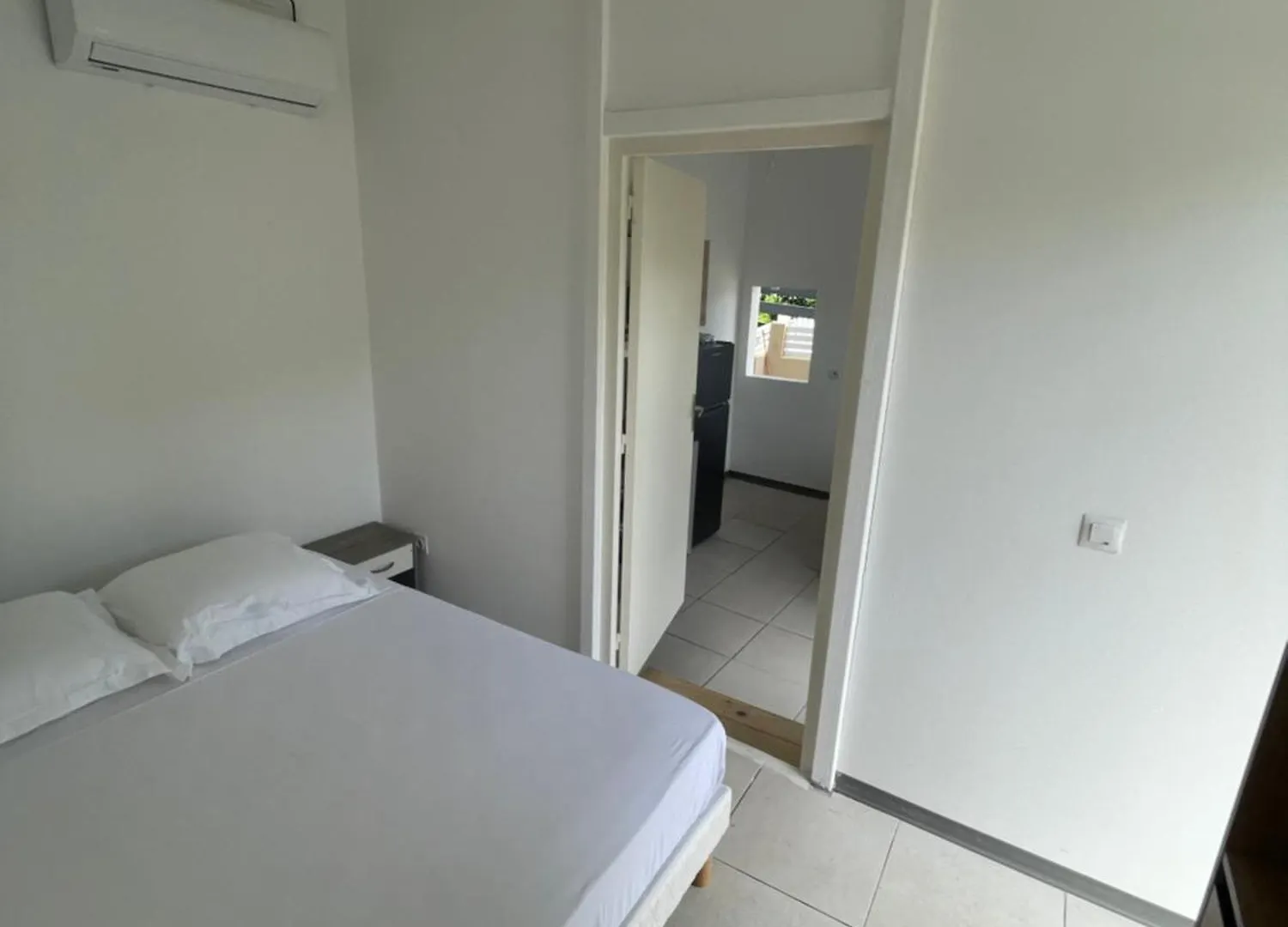 Petit F2 Entierement Renove Equipe En Energie Solaire Et Citerne D Eau Apartment Petit-Bourg