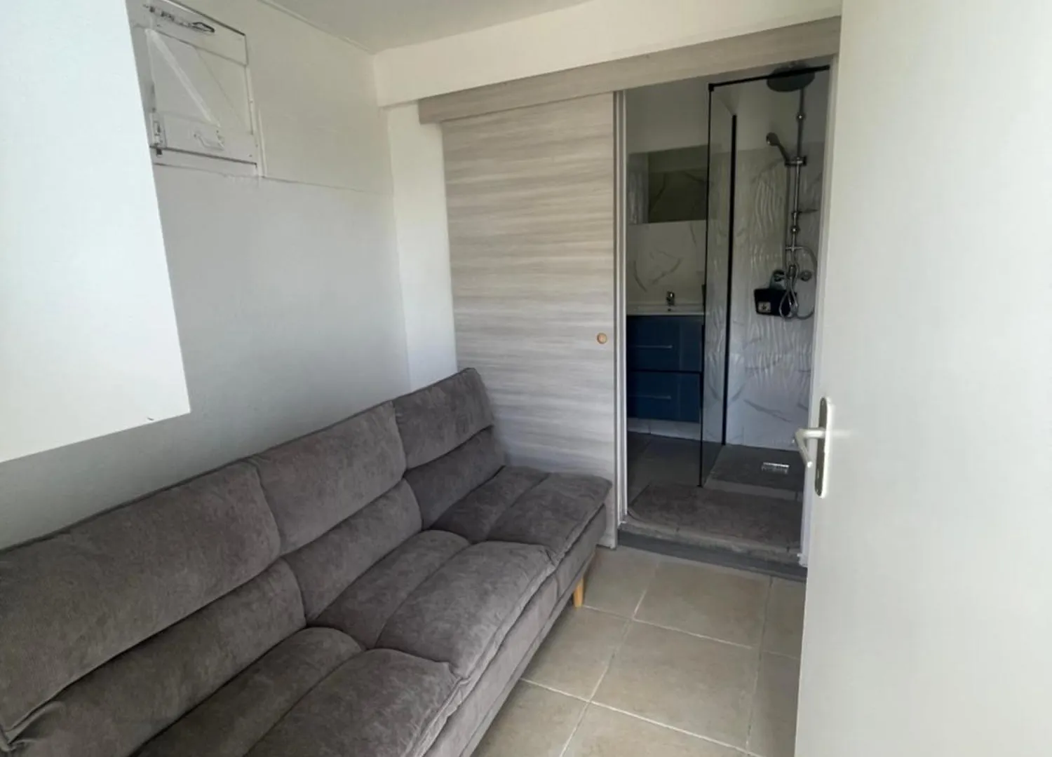 Petit F2 Entierement Renove Equipe En Energie Solaire Et Citerne D Eau Apartment Guadeloupe