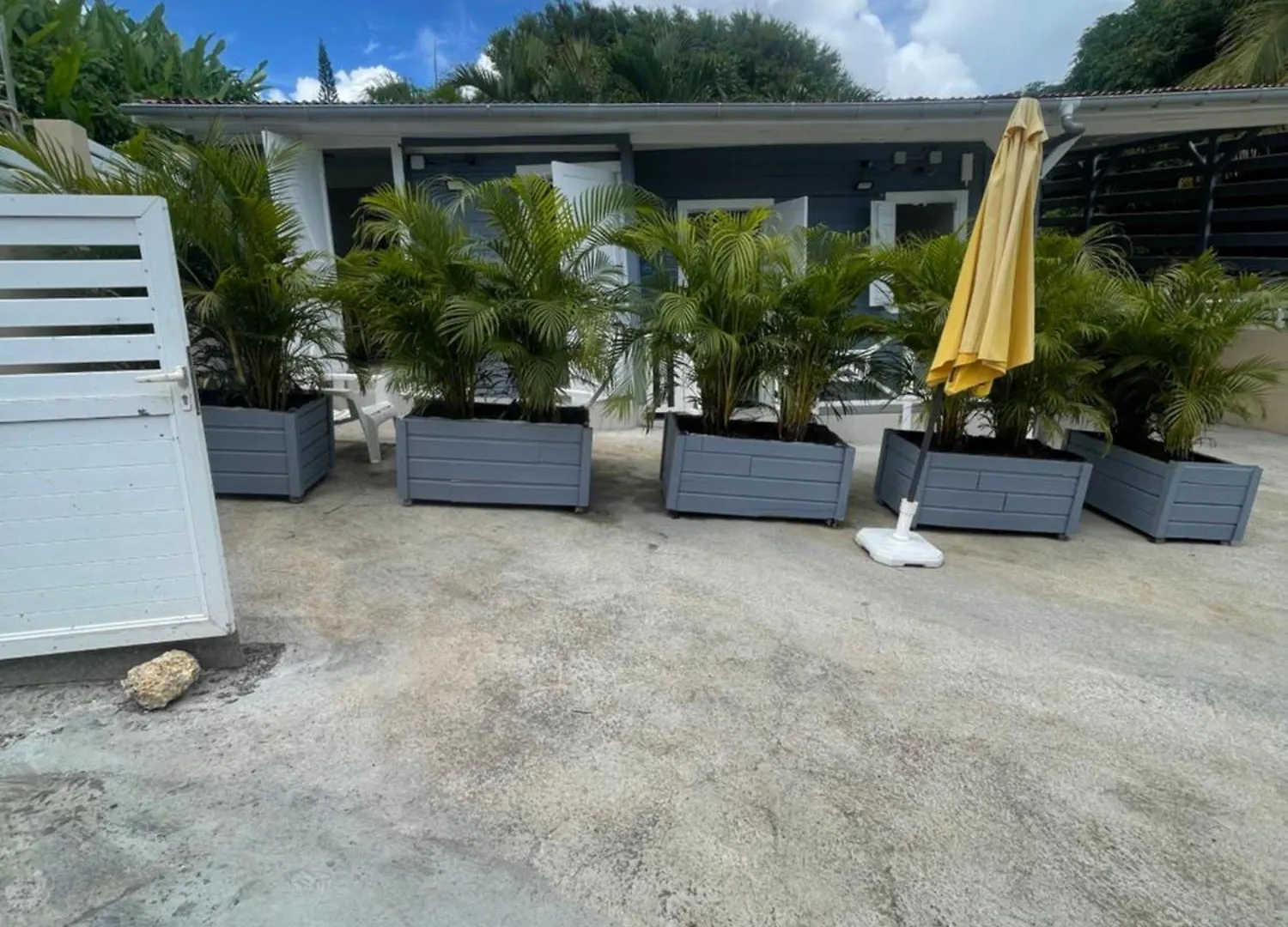 Petit F2 Entierement Renove Equipe En Energie Solaire Et Citerne D Eau Apartment