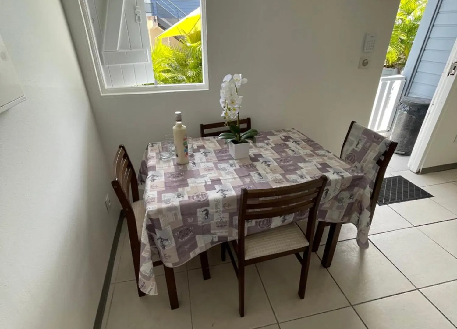 Petit F2 Entierement Renove Equipe En Energie Solaire Et Citerne D Eau Apartment