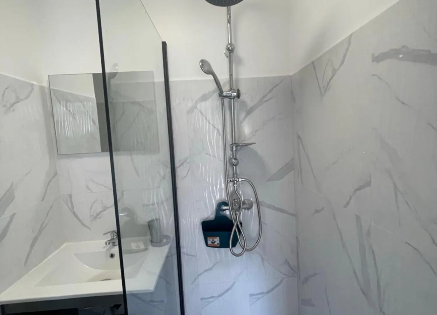 Petit F2 Entierement Renove Equipe En Energie Solaire Et Citerne D Eau Apartment  Petit-Bourg